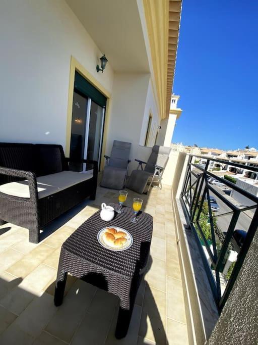 אלבופיירה Apartamento Mimosas מראה חיצוני תמונה